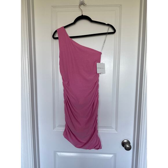 NWT Beyond Yoga Featherweight Carried Away One Shoulder Dress in Pink Bloom, XS - Picture 1 of 6